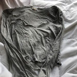 Grey long sleeve crop top